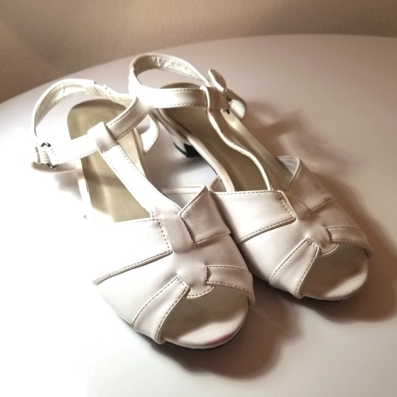 Vintage Country Style Heels - Picture 1 of 5